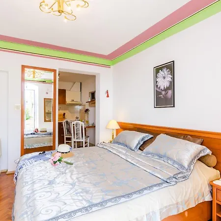 Nicol Apartman